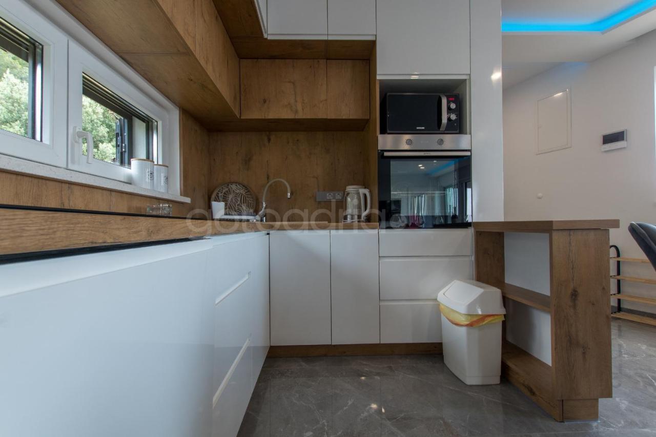 Seashell - Luxury Seaview Apartments Makarska Bagian luar foto